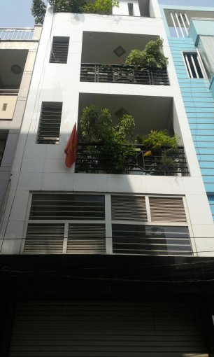 Bán nhanh các căn nhà mặt tiền kinh doanh sầm uất đối diện chợ Hoàng Hoa Thám, phường 12, Tân Bình