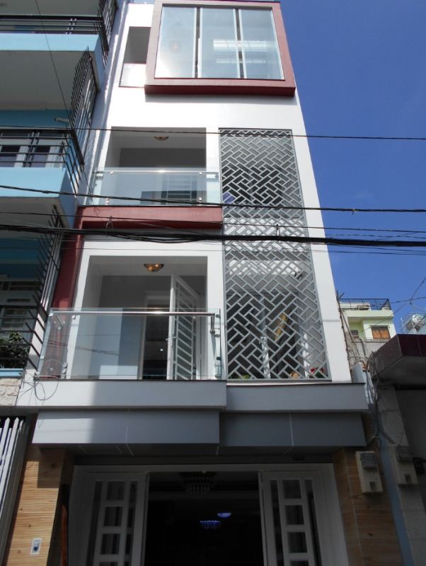 Bán nhà đẹp hẻm to đường Phan Văn Trị, P. 11, Q. BT, DT: 4x14m, giá chỉ: 5.9 tỷ