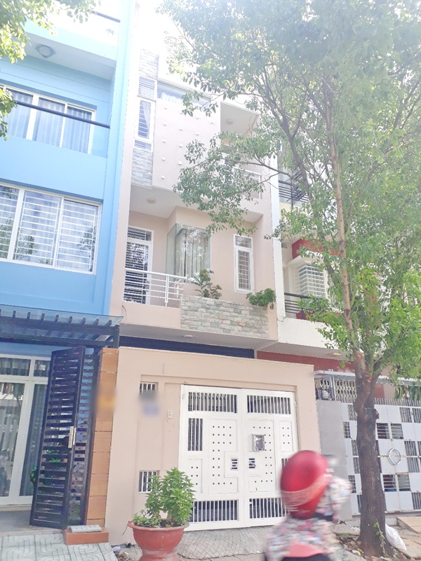 Bán nhà Mặt tiền đường 32 Tân Phong Quận 7. Nhà đẹp giá 10 tỷ (TL).