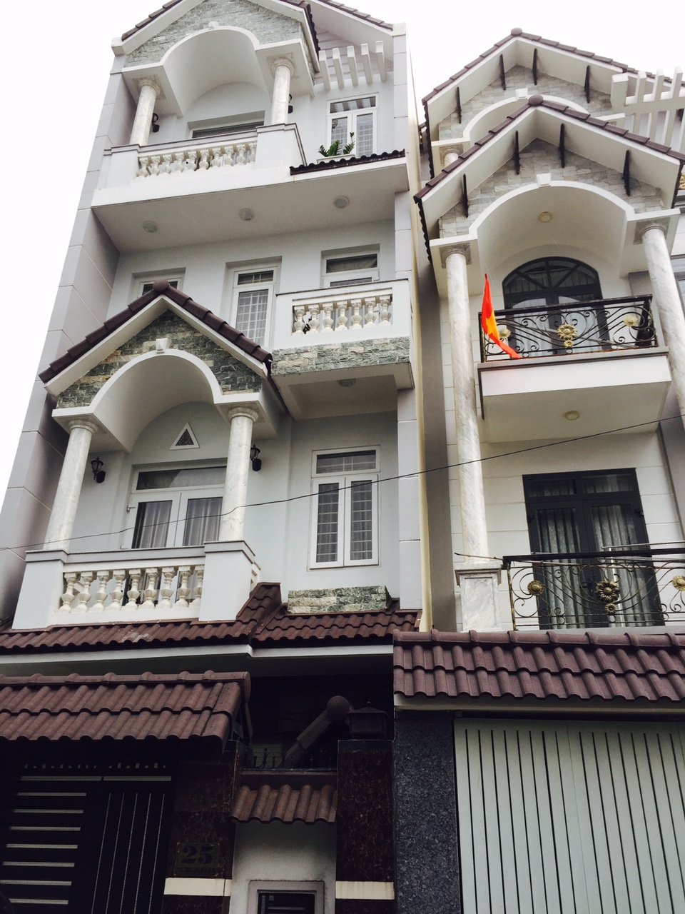 Bán nhà mặt tiền Q Tân Bình, trệt + lửng + 4 lầu, 5,1x17,5m vuông vức, công nhận 72,5m2