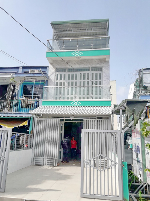 Bán gấp nhà mặt tiền đường Nguyễn Văn Linh, Tân Thuận Tây, Quận 7