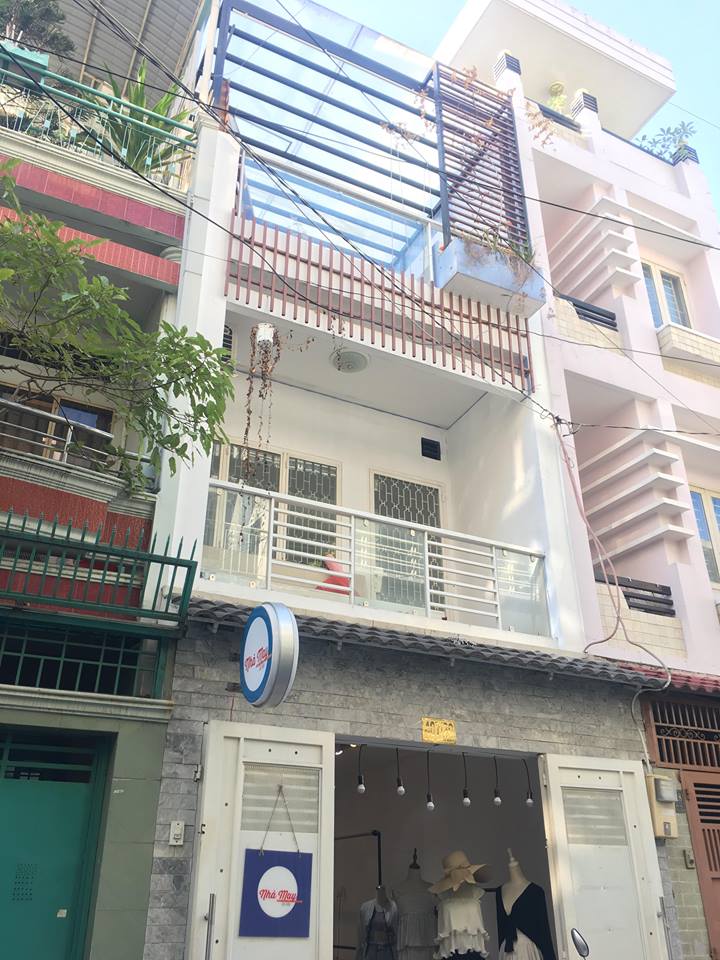 Bán nhà riêng đường Hòa Hảo, quận 10, 5.2x13m, 2 lầu kiên cố, sau lưng mặt tiền