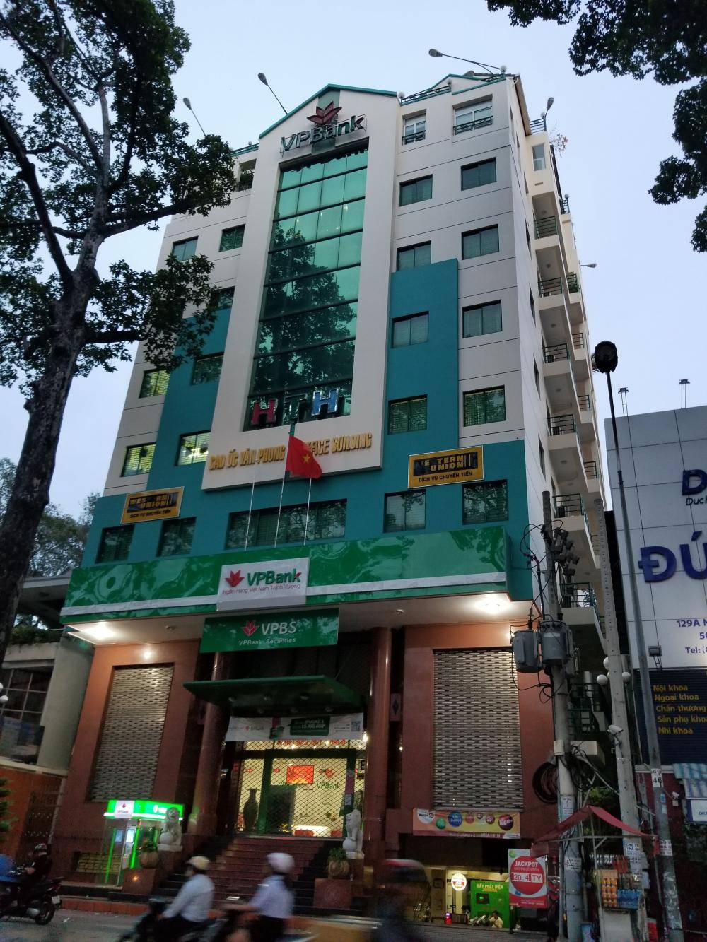 Bán tòa nhà 2 mặt tiền Nguyễn Chí Thanh, 1 hầm, 10 lầu, 2 thang máy, hợp đồng thuê 500 tr/th