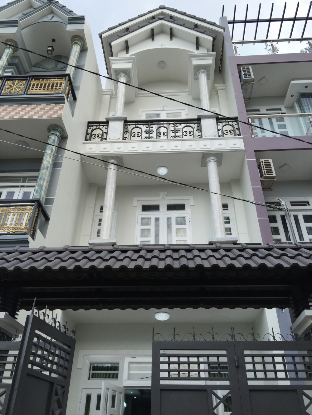 Cần bán gấp nhà hẻm 12m đường Nguyễn Hữu Cảnh, phường 22, q.BT,(4x20m),giá: 10 tỷ