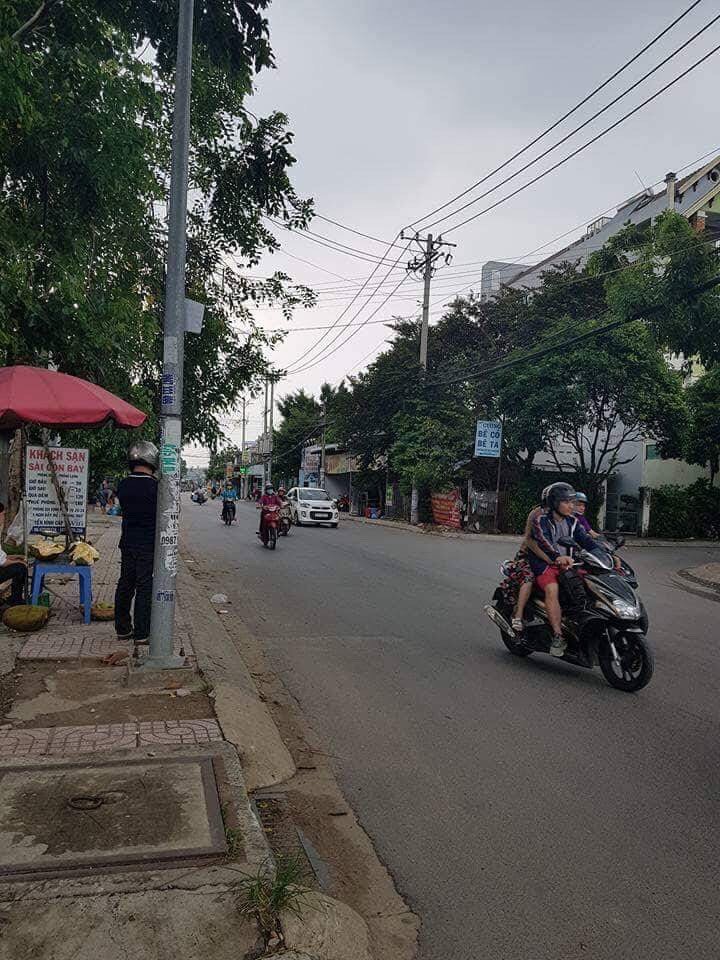 Bán khách sạn mặt đường Nguyễn Thị Búp, phường Tân Chánh Hiệp, quận 12