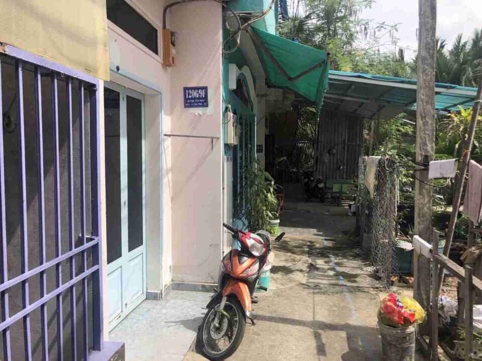 Nhà nhỏ SHR hẻm 1206 Huỳnh Tấn Phát, Tân Phú Q7