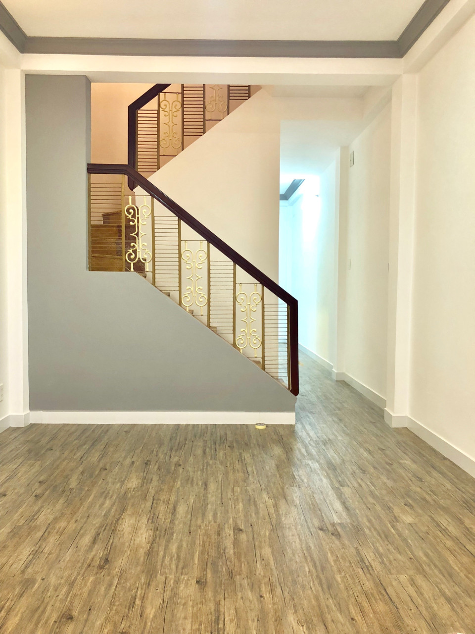 Bán gấp nhà mặt tiền đường Trần Hưng Đạo, Q.5, DT: 4.5x21m, giá chỉ 15.9 tỷ TL