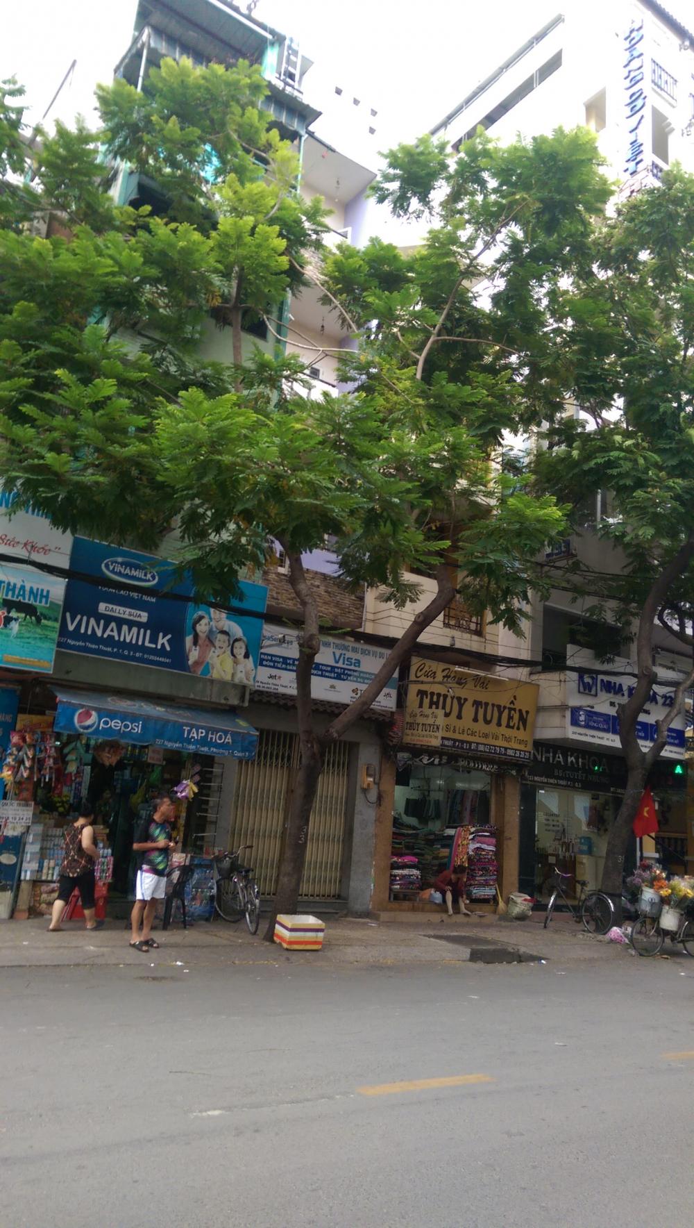 Bán nhà hẻm xe hơi Ba Tháng Hai, gần siêu thị Sài Gòn, giá: 9.3 tỷ