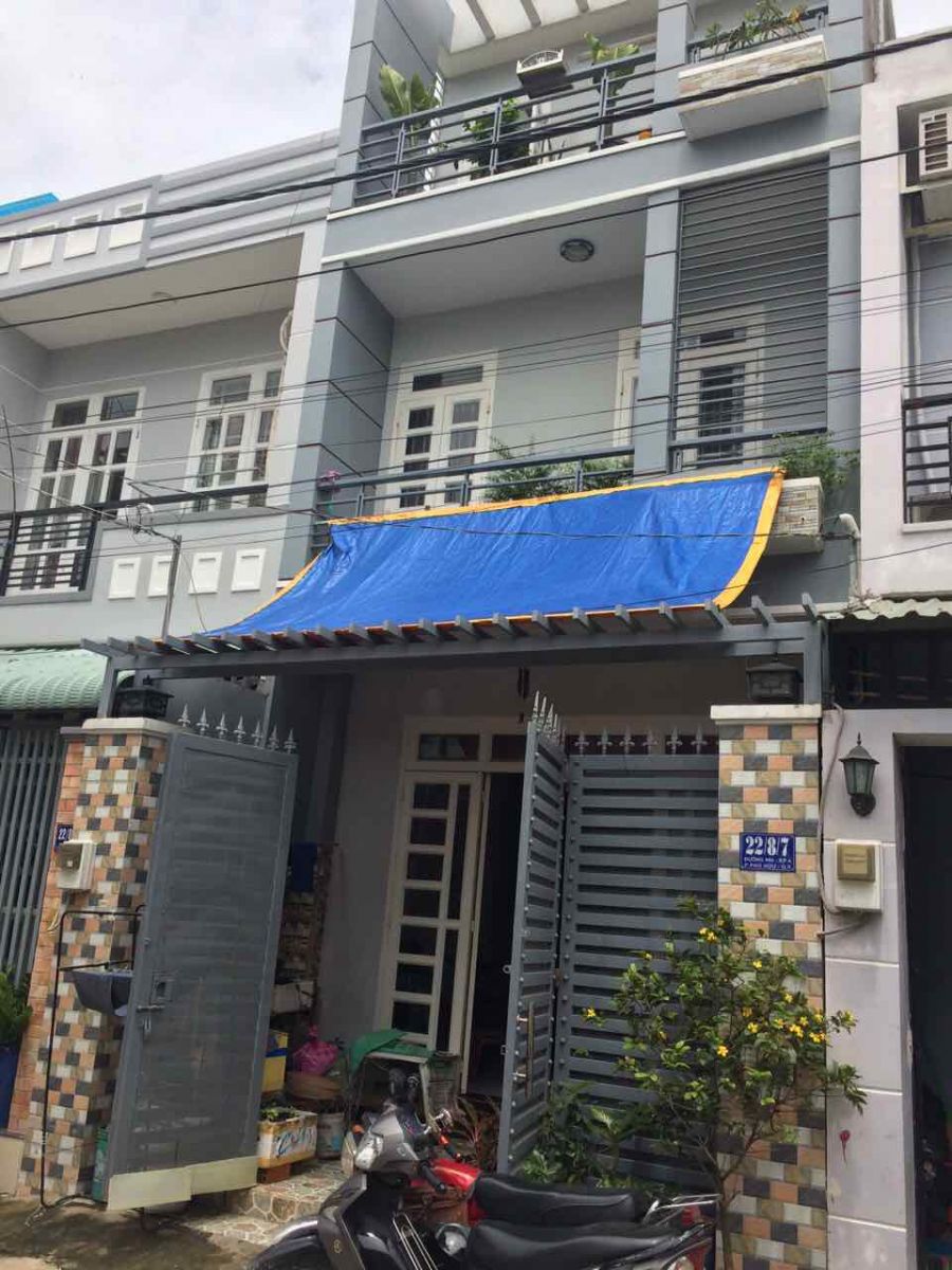 Bán gấp căn nhà mặt tiền Nguyễn Cửu Phú. 