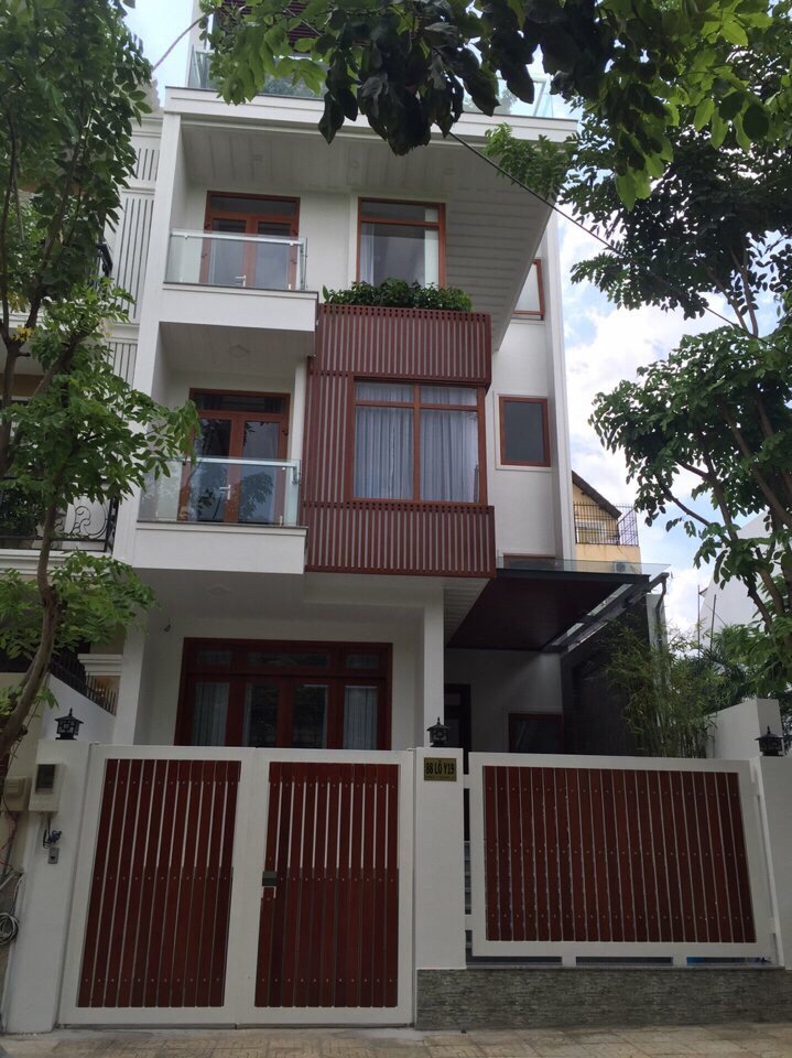 Bán nhà đẹp, hầm, 3 lầu, giá 14,7 tỷ, đường số 20, KDC Him Lam phường Tân Hưng, quận 7