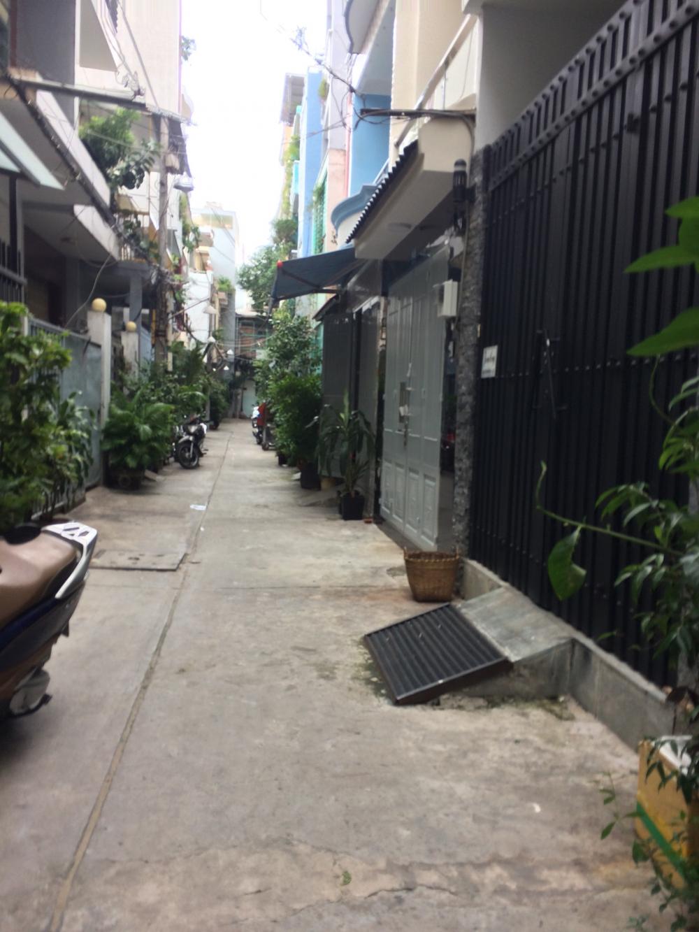 Nhà HXH cực đẹp đường Trần Phú, Q. 5, giá chỉ 5,5 tỷ, 4*12m