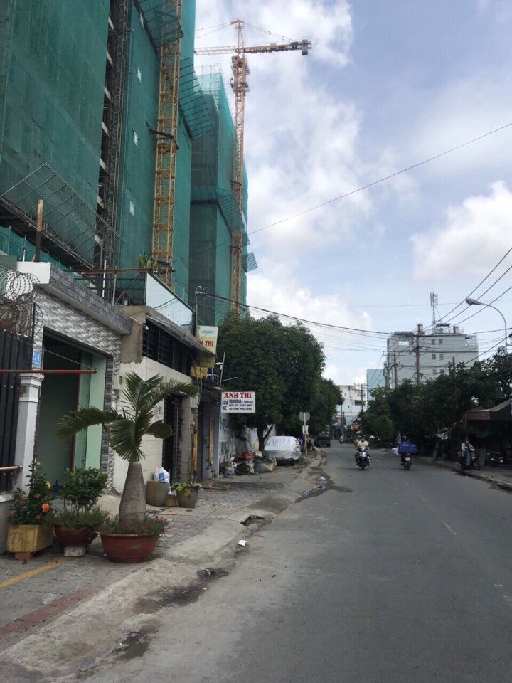 Bán nhà mặt tiền Bùi Văn Ba, Tân Thuận Đông, Q7, DT 4x26m, 3 lầu. Giá 7,9 tỷ