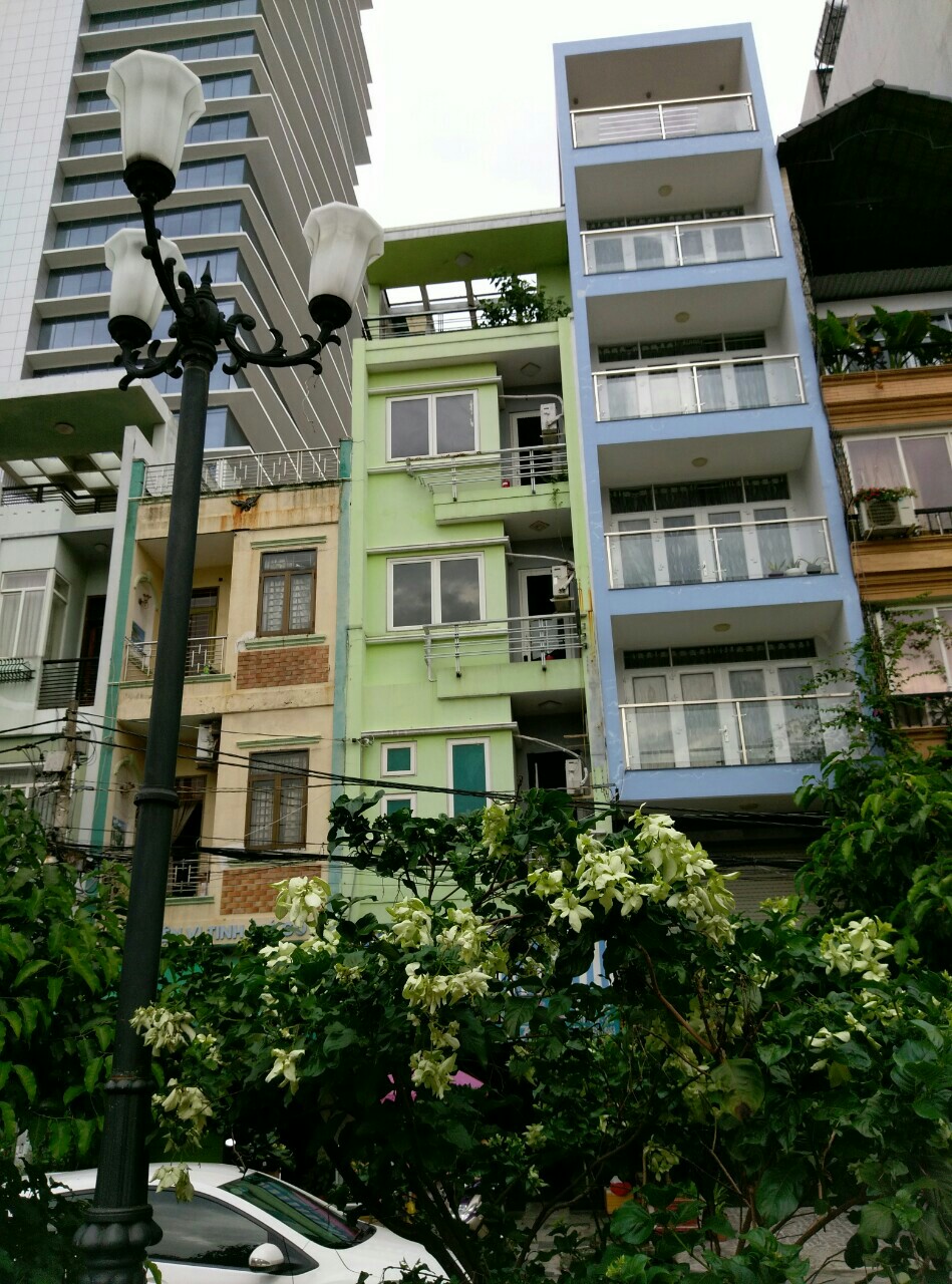 Bán gấp khách sạn mặt tiền trung tâm quận 5 đường Huỳnh Mẫn Đạt DT: 4.2x16m 5 lầu thang máy