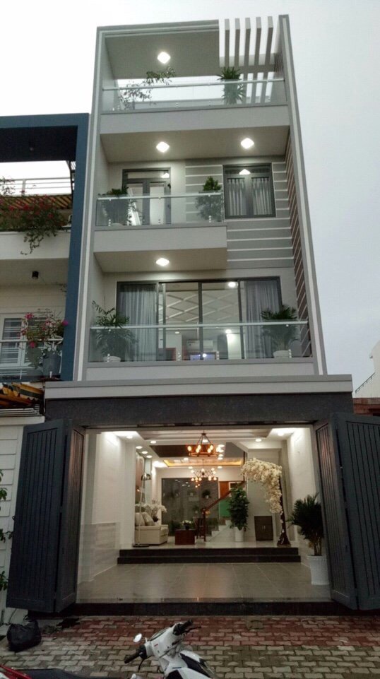 Kẹt tiền bán rẻ nhà mới, nội thất cao cấp, Phạm Hữu Lầu, Q7, DT 5x18m, 3 lầu, ST. Giá 7,25 tỷ