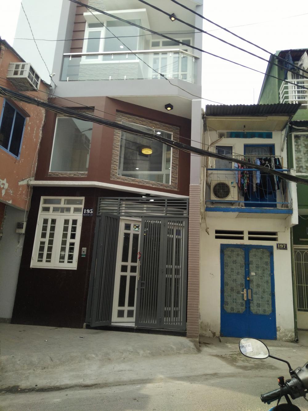Vì chuyển nơi công tác nên bán căn biệt thự hẻm 6m Nguyễn Văn Vĩnh phường 4 Tân Bình TPHCM.