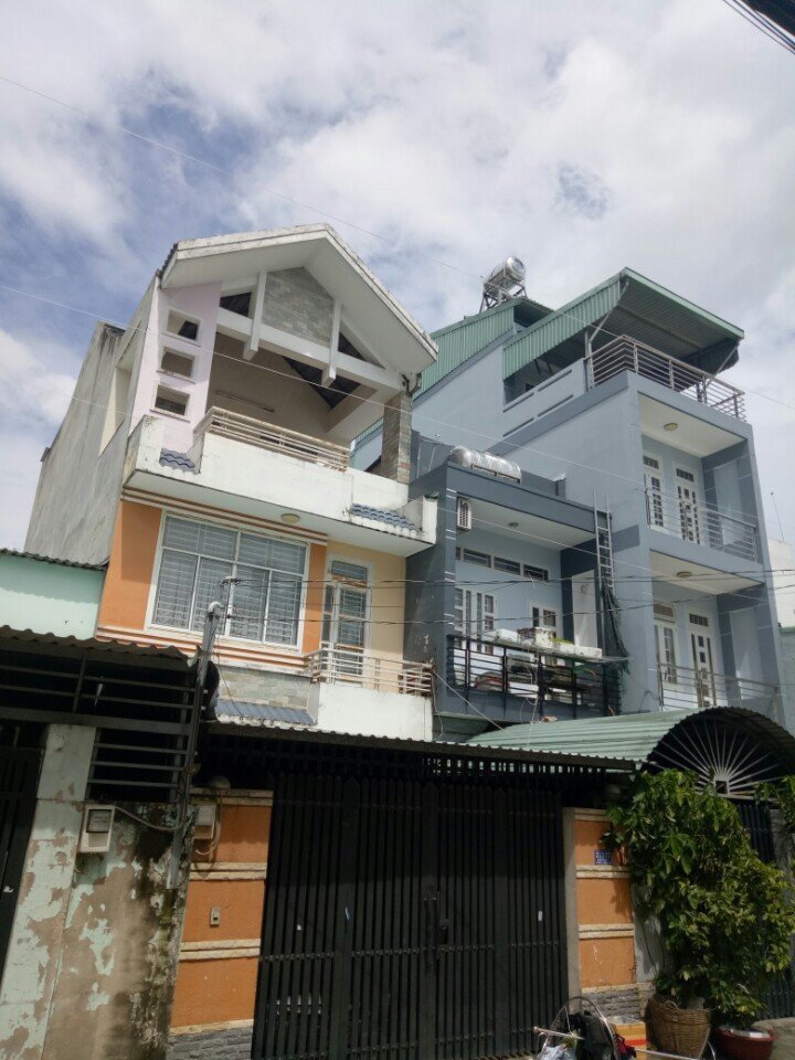 Nhà Mặt Tiền quận Bình Tân, đường Trương Phước Phan, gần chợ 5x28m 3.5tấm, khu KD sầm uất
