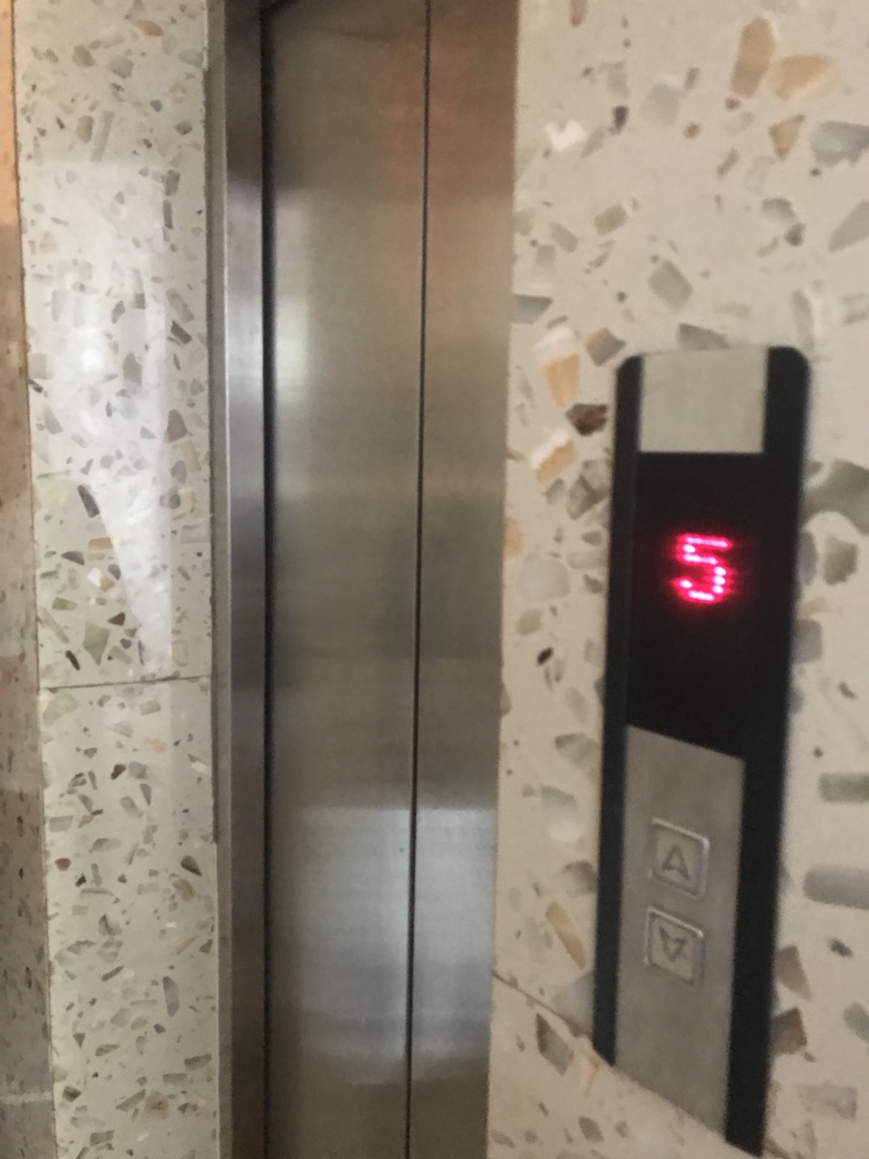 Bán nhà 156 đường Tô Hiến Thành, Q.10, DT: 7x15m