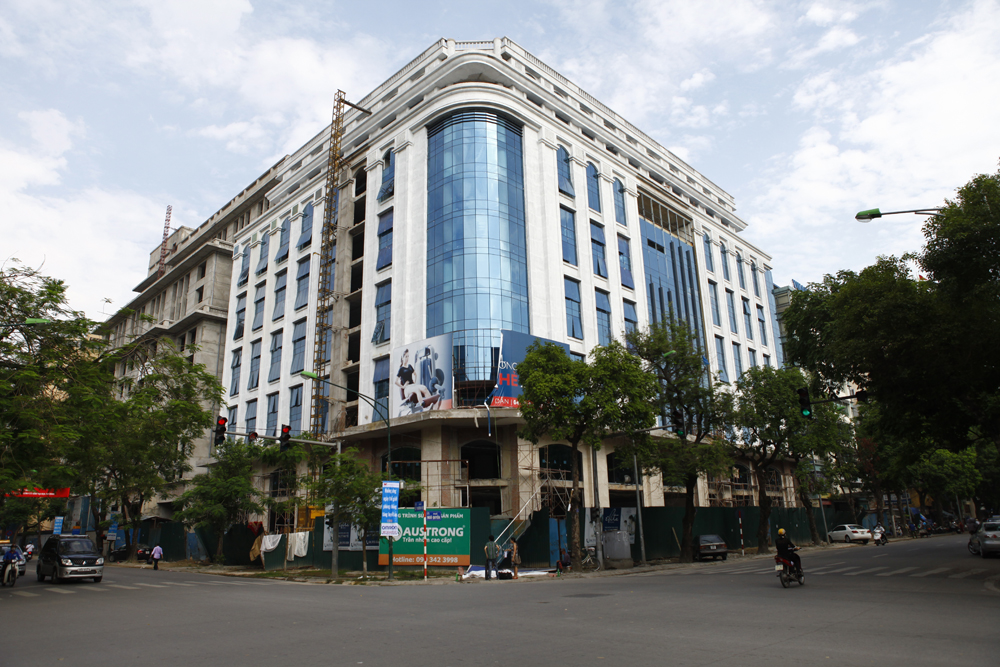 Bán nhà góc 2MT đường Út Tịch- Hoàng việt, P.4, Tân Bình. DT: 8 x 20m, giá: 22 tỷ