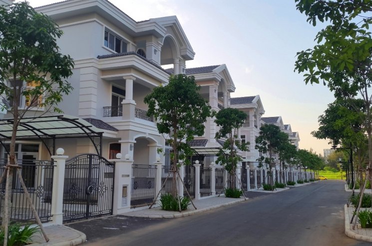 Cần bán biệt thự vip Nam Viên, Phú Mỹ Hưng, 126m2, nhà mới, giá 18.5 tỷ, LH 0942 443 499