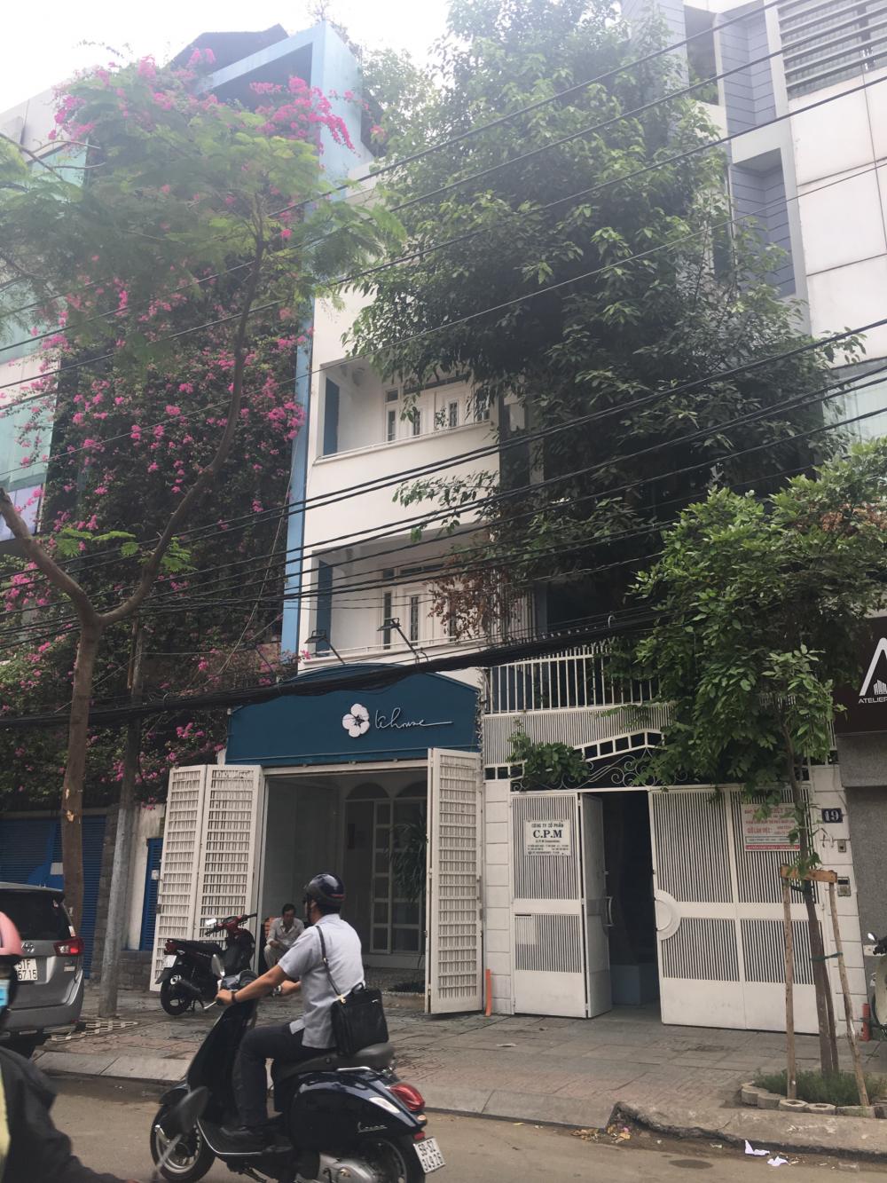 Bán nhà Huỳnh Văn Bánh cực đẹp, 4x17m 3 lầu giá chỉ 9 tỷ