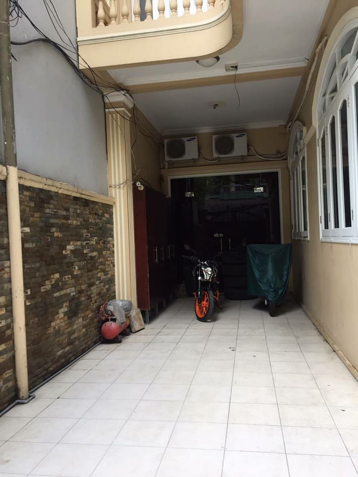Bán nhà đường Lam Sơn, P2, Tân Bình. 9m x 22m, 9lầu- Giá: 42tỷ