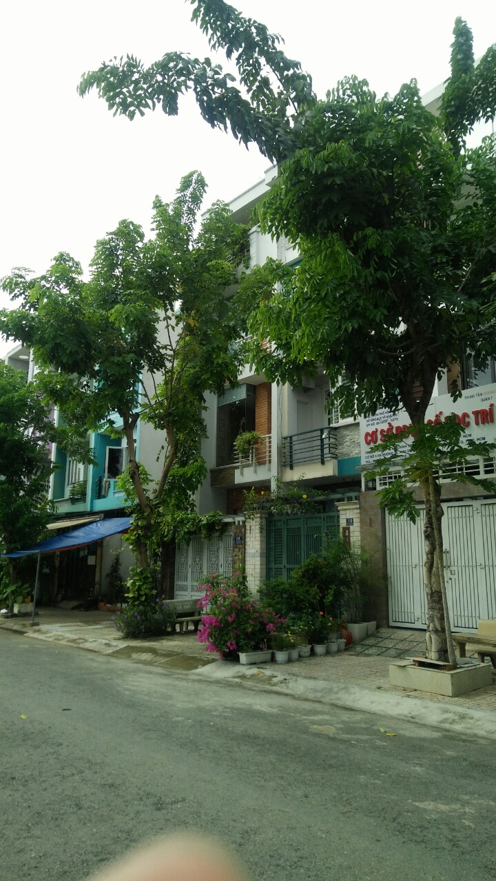 Bán nhà 3 lầu, đẹp, hướng Tây, đường 67, KDC Tân Quy Đông, phường Tân Phong, quận 7