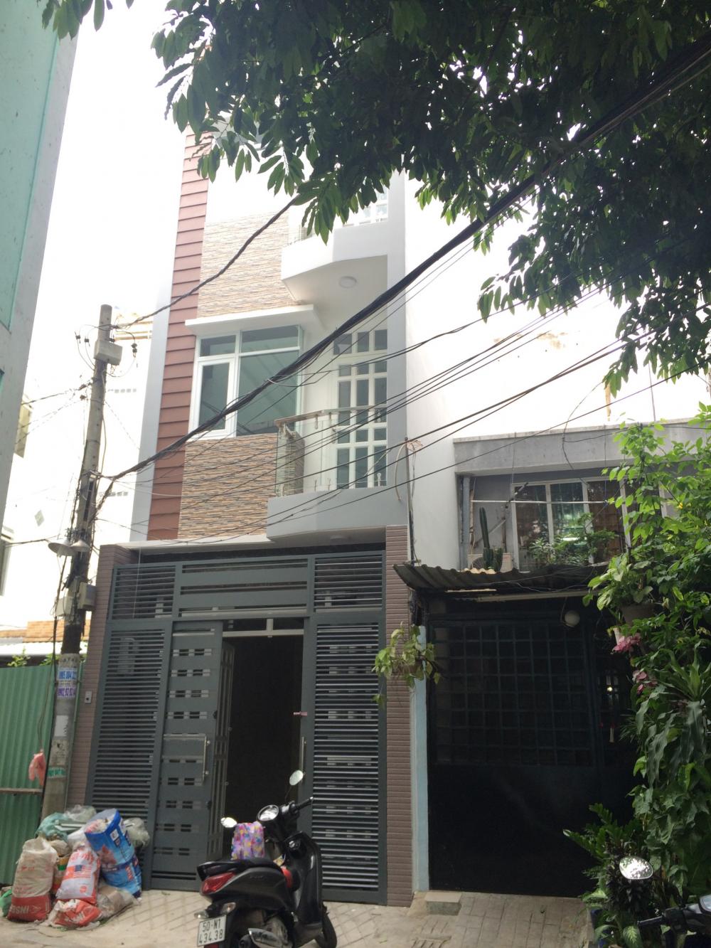 Bán nhàý trệt 3 lầu Hẻm Nguyễn Thị Huỳnh  p5 phú nhuận - dt 4x12, giá 6,2 tỷ, sân chung rộng rãi
