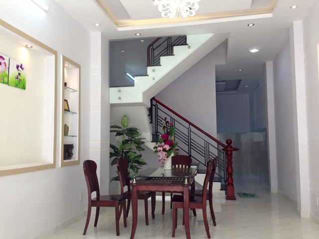 Nhà bán MT Cô Giang, Phan Đình Phùng, 3 tầng mới đẹp, cho thuê 35 tr/th