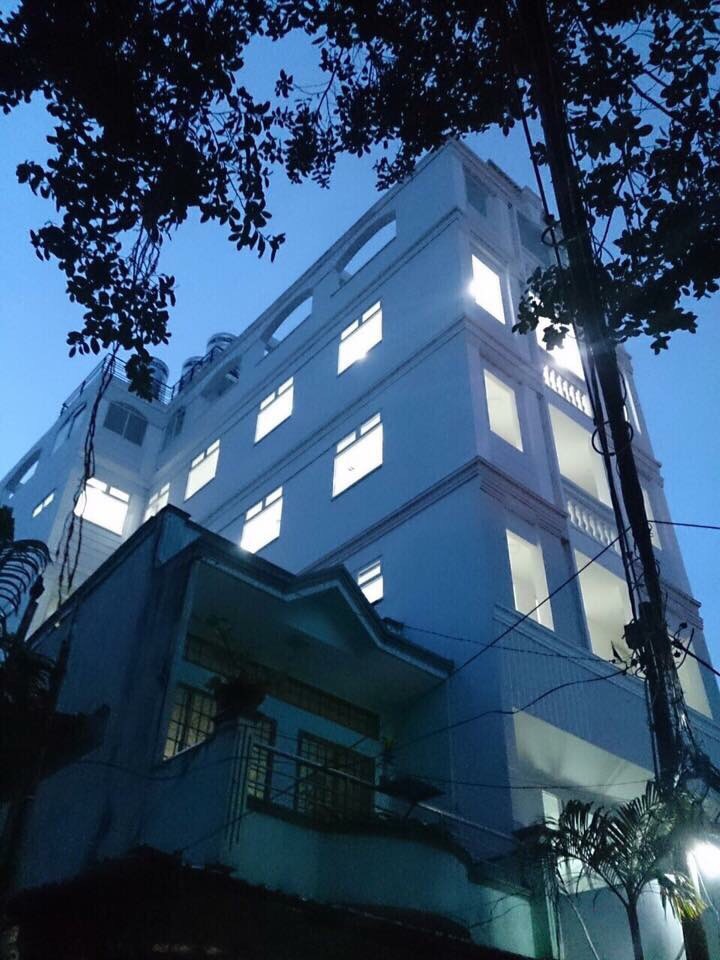 Bán khách sạn đường 8m Dương Quảng Hàm, 4 lầu, Gò Vấp, giá 18 tỷ