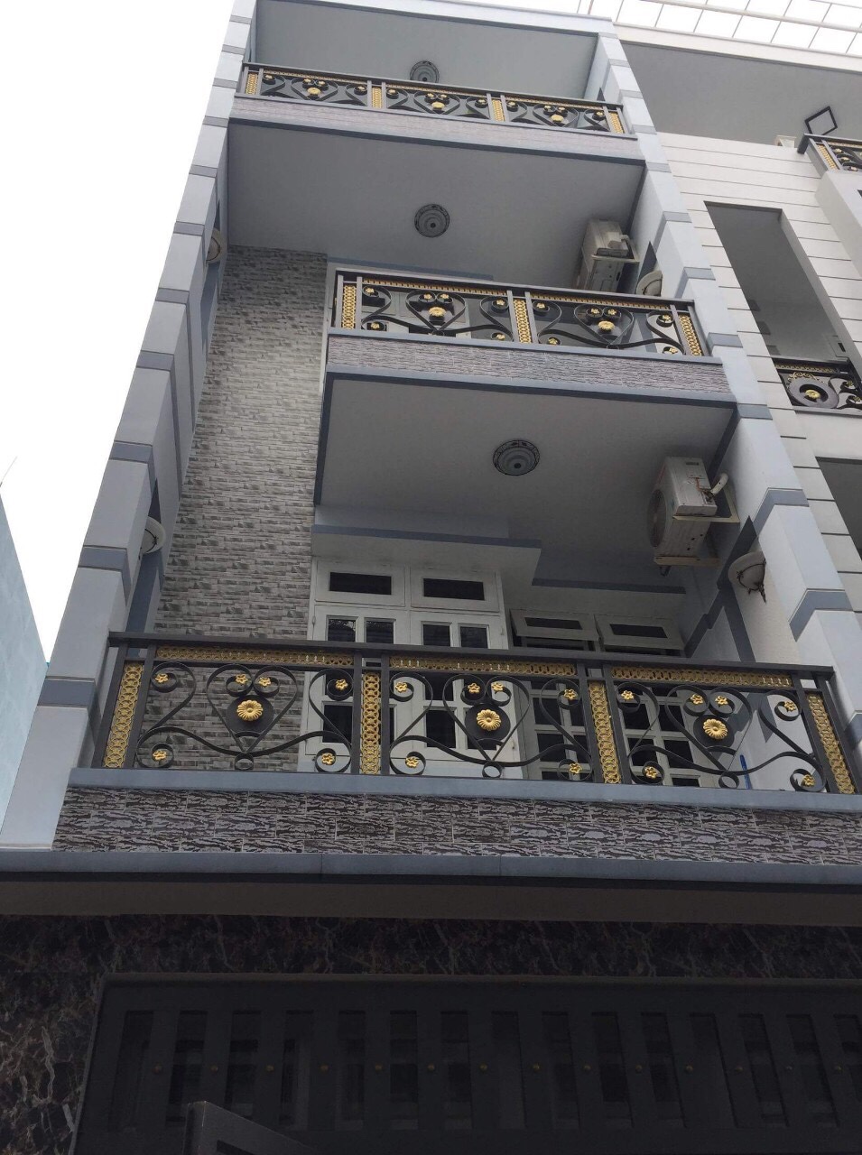 Bán nhà mới xây Gò Vấp, đường Bùi Quang Là giá 4tỷ9 thương lượng