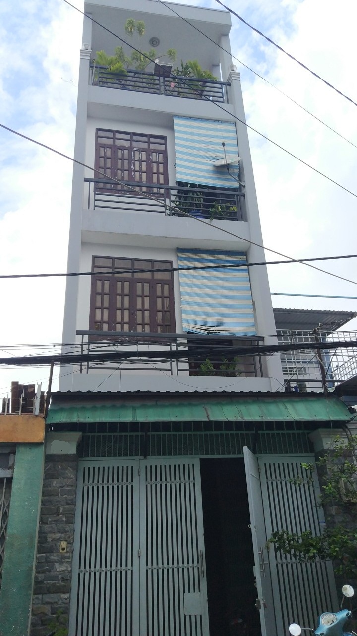 Nhà hẻm 8m Nguyễn Quang Diêu, DT: 4x20m, 3 lầu