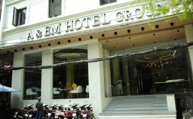 Bán Khách sạn 2MT góc Thủ Khoa Huân, P. Bến Thành, Quận 1, 10 lầu, 30 phòng, giá 90 tỷ