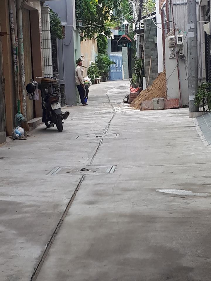 Bán nhà HXH Lạc Long Quân . P.9 Quận tân bình. 4,2x12. Giá: 6,7 Tỷ TL 