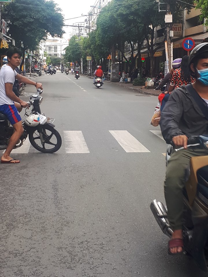 Nhà 2 MT Võ Thành Trang . P11. Quận tân bình. 4x18. 1 lầu. Giá. 9,3 Tỷ.