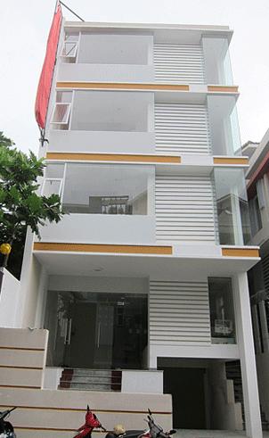Bán nhà mặt tiền Nguyễn Lâm, P6, Q10 (3.4x14) nở hậu 4,2m trệt,3 lầu, st, nhà mới 100% bán 10.4 tỷ