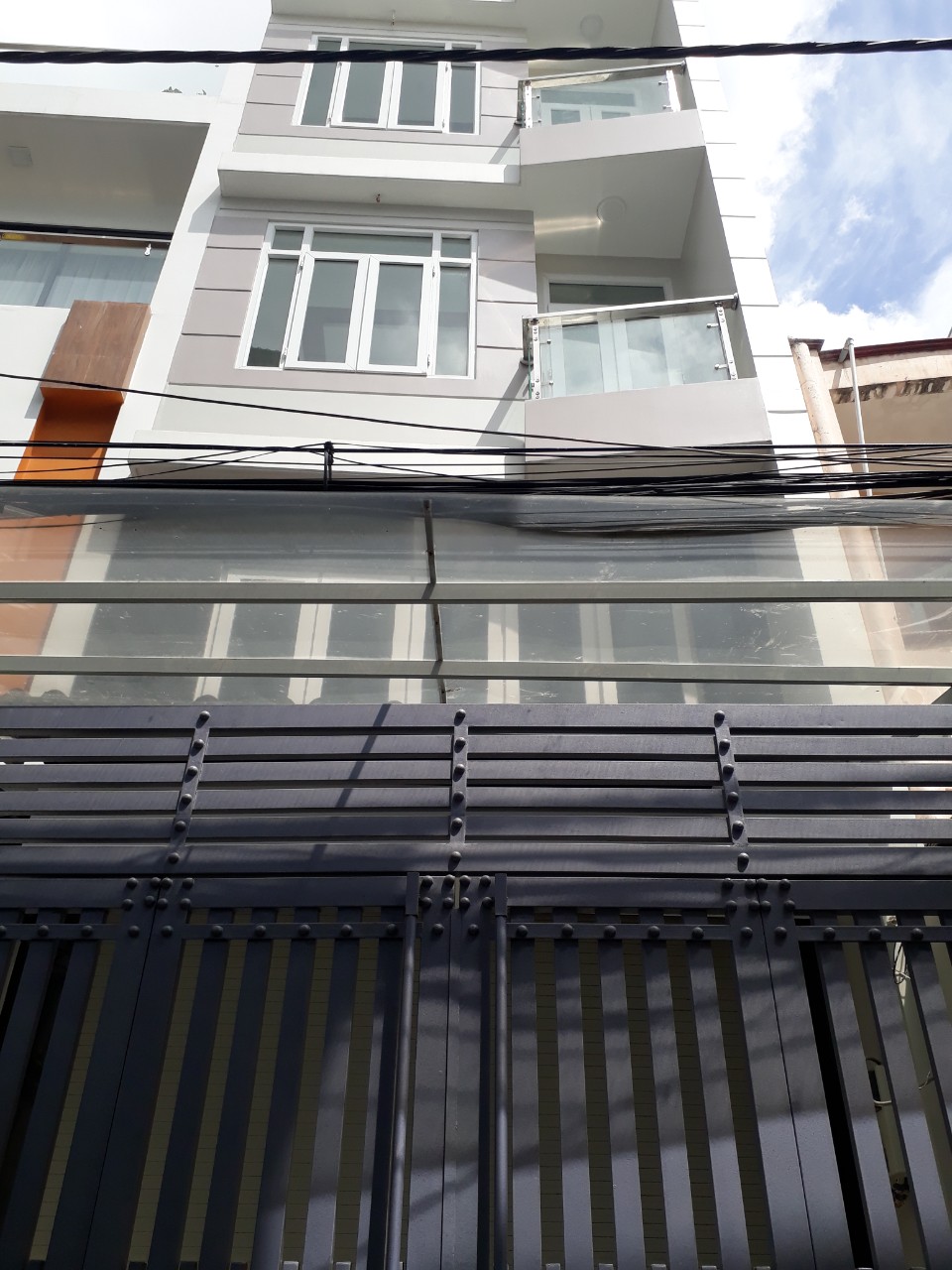 Bán nhà hẻm nhựa 6m đường Phạm Văn Bạch, Tân Bình, DT 4,6 x 20m2, 4 lầu, giá 6 tỷ TL