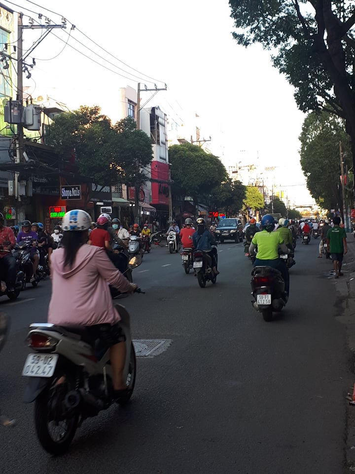Nhà MT ngay vòng xoay Lạc Long Quân, P5, Quận 11, 7x7,2m, giá: 7,5 tỷ TL