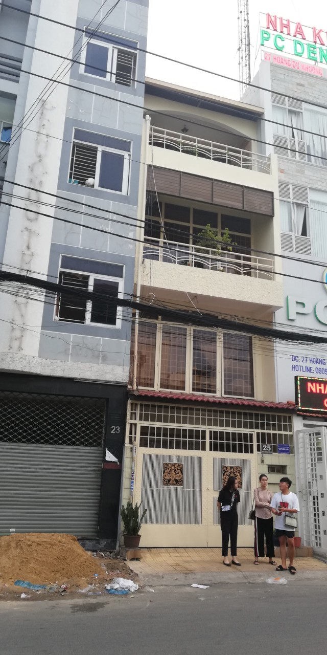 Chính chủ bán nhà mặt tiền đường Lê Hồng Phong, P. 1, Quận 10, DT: 3.6x11m, 5 lầu, giá 9.6
