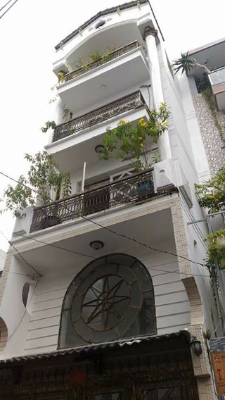 Bán nhà HXH Thành Thái, Q. 10  dt 3.3 x15.3m, nhà đẹp 3 lầu, giá 10.2 tỷ/TL