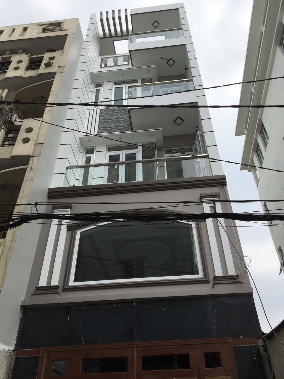 Nhà MT Ni Sư Huỳnh Liên P.10 Quận tân bình. 4,5x18. 4 Lầu. Giá: 11 Tỷ TL