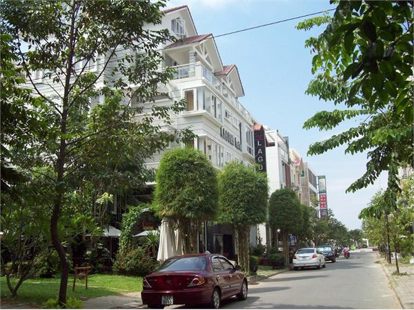 Ở 1 mình chủ nhà cần bán Biệt thự KDC Nam Long, Trần Trọng Cung, Quận 7.