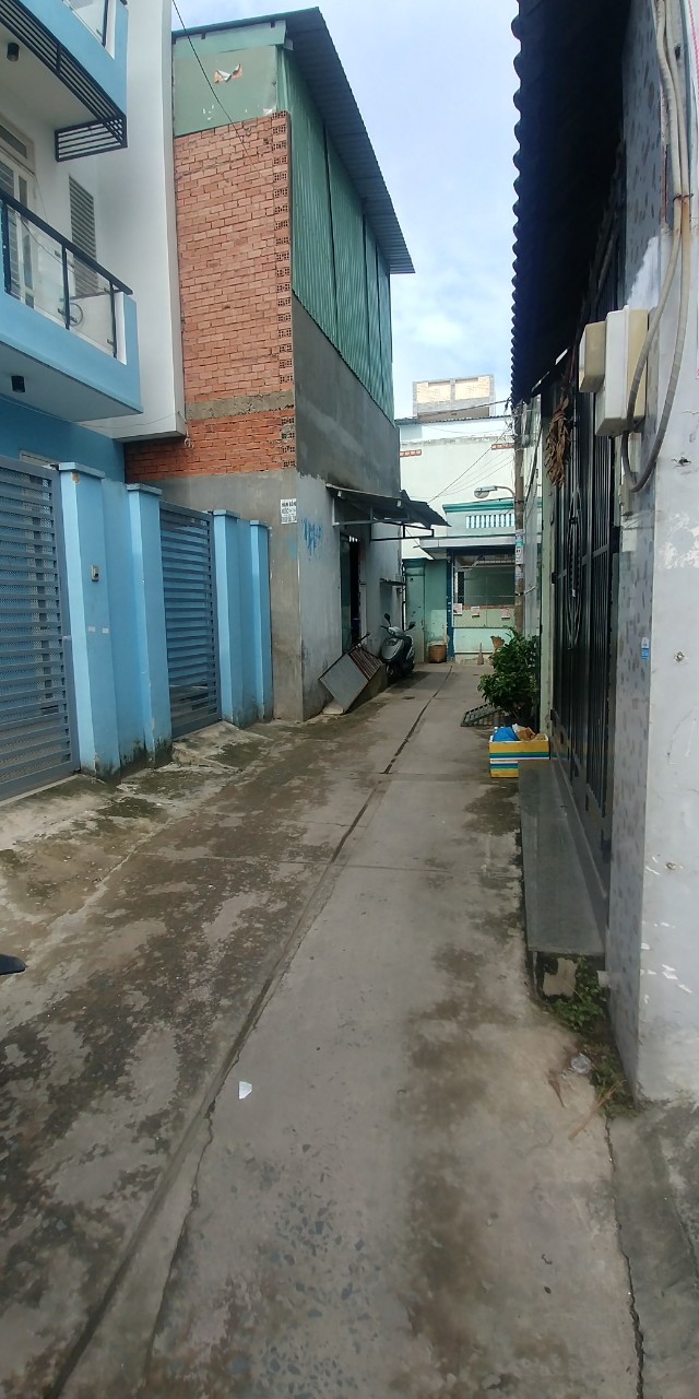 Cần bán gấp nhà hẻm 59 Trương Phước Phan, DTXD 62m2, SHR