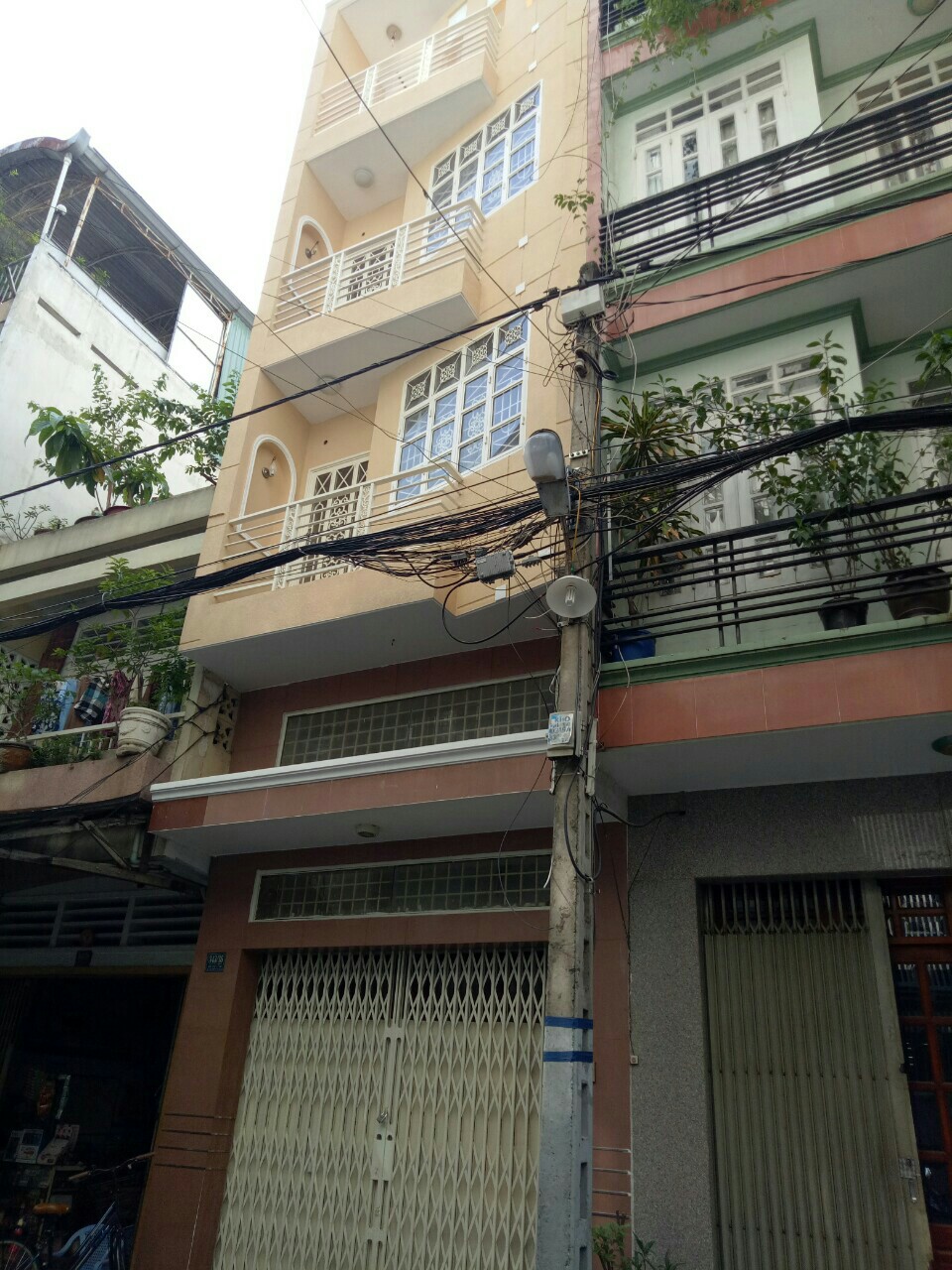 Bán nhà mặt tiền nội bộ đường Út Tịch, phường 4, quận Tân Bình, DT: 4,5x21m, 4 lầu