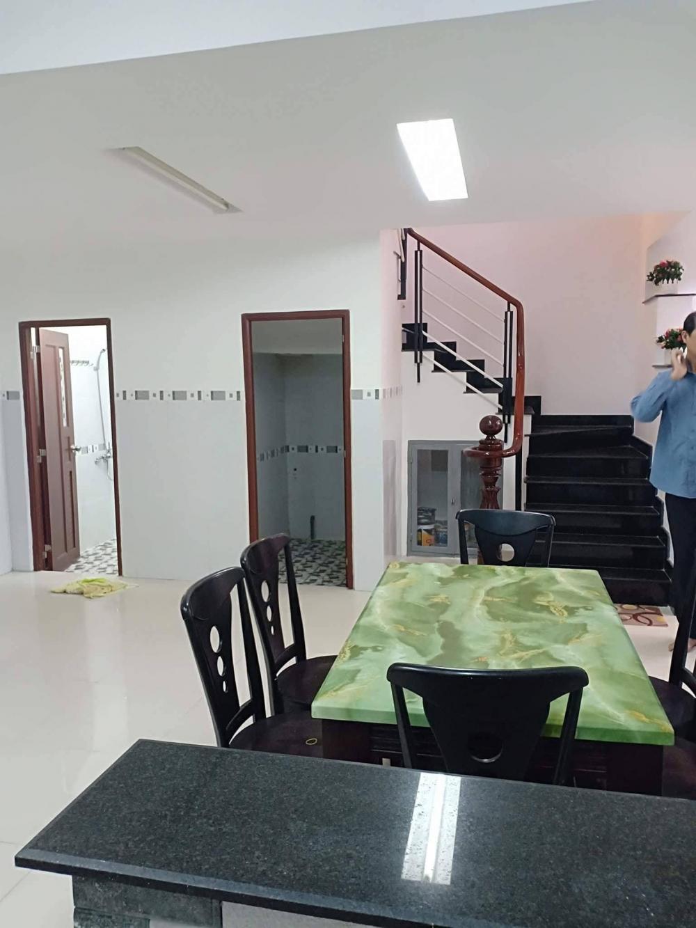 Gấp, bán căn nhà Lê Quang Định. 40m2, 5 phòng ngủ, 4,7 tỷ