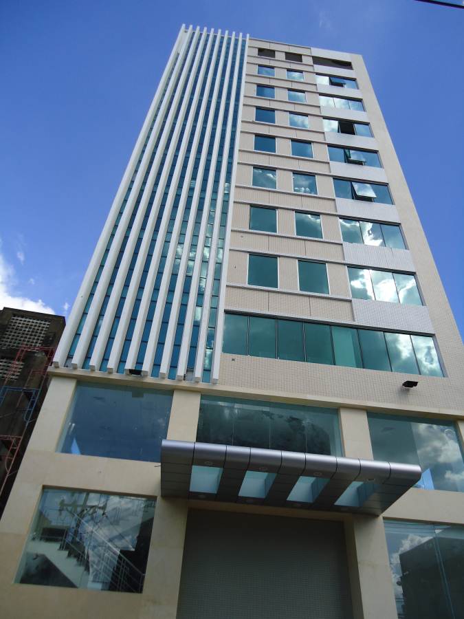 Cần bán nhanh tòa nhà 11 tầng +200 CHDV cao cấp MT quận 7, thu nhập: 900tr/tháng