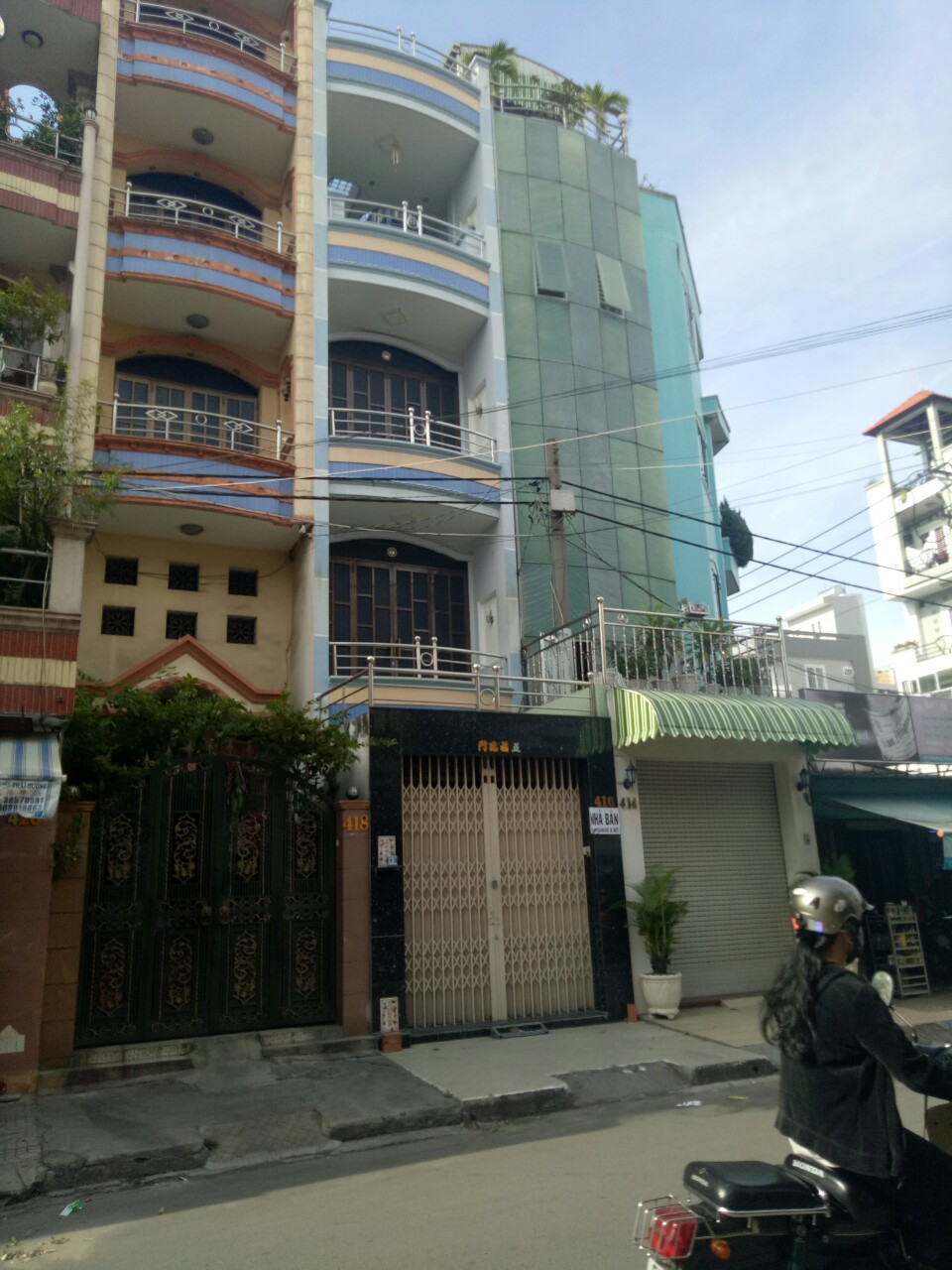 Bán nhà gần đường Ni Sư Huỳnh Liên, 5.3x10m, nhà mới 1 trệt, 2 lầu đẹp (nở hậu 5.7m) giá chỉ 5.2 tỷ