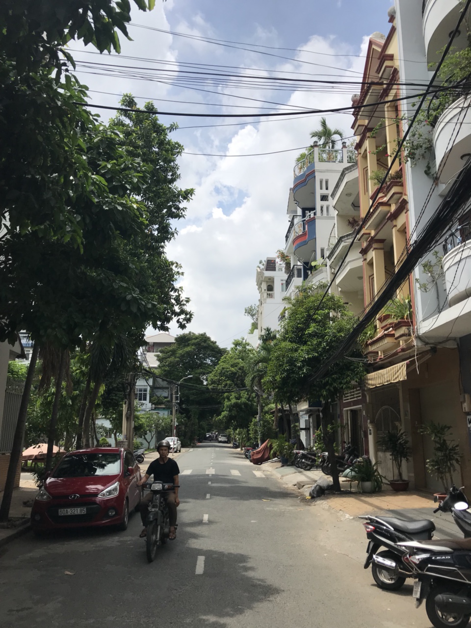 Bán nhà đường Lê Duy Nhuận, DT 4x 30m, giá chỉ 9.5 tỷ