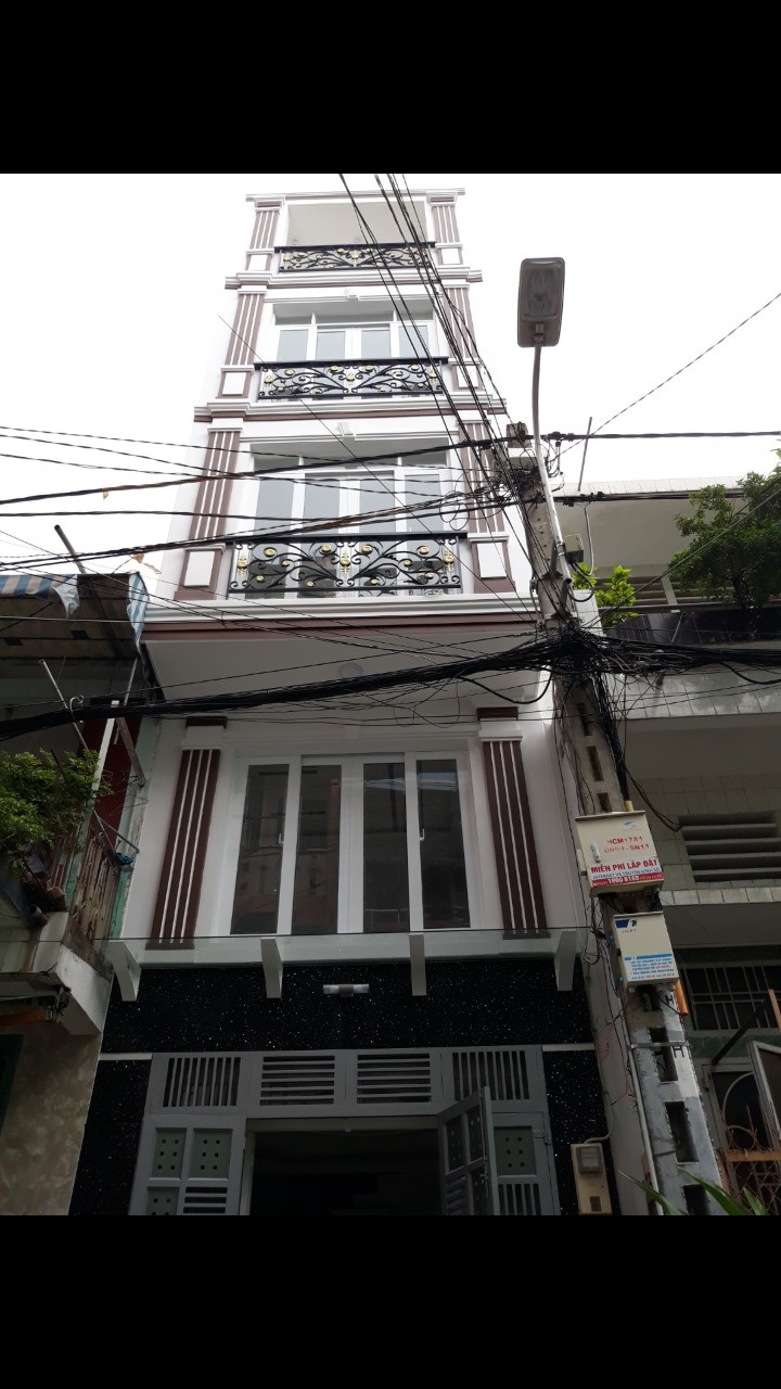 Bán nhà MT Phùng Văn Cung, DT: 3.7x6m, 1 trệt, 1 lửng, 2 lầu, sân thượng, giá 4.88 tỷ