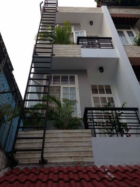 Căn nhà đường Hoa Lan, Q. Phú Nhuận. DT: 4x17m, 3 lầu, CHDV cao cấp, giá 16.9 tỷ TL