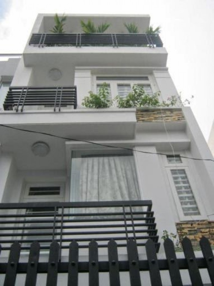 Bán nhà đường Nguyễn Oanh, P17, Gò Vấp, DT: 4.55x16m. 1 trệt 2 lầu, giá: 9.2 tỷ